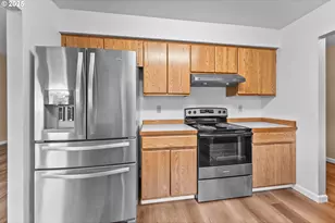 2245 NW Cabrillo Ct, Roseburg, OR 97471 - Photo 11