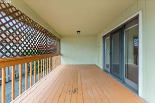 2245 NW Cabrillo Ct, Roseburg, OR 97471 - Photo 23