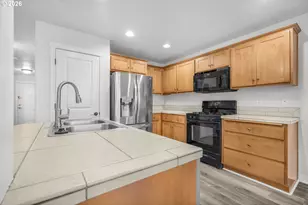 870 NW 3rd Ave, Canby, OR 97013 - Photo 9