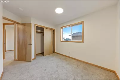 683 St Charles St, Eugene, OR 97402 - Photo 19