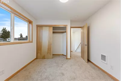 683 St Charles St, Eugene, OR 97402 - Photo 15