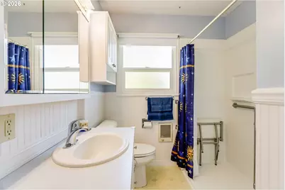 814 W 11th St, The Dalles, OR 97058 - Photo 11
