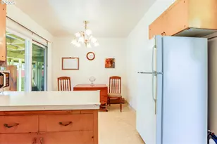 814 W 11th St, The Dalles, OR 97058 - Photo 21