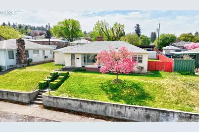814 W 11th St, The Dalles, OR 97058 - Photo 3