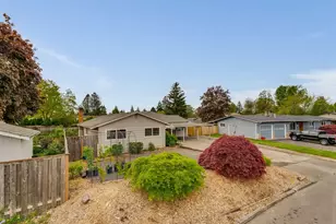 2024 NE Poynter St, Hillsboro, OR 97124 - Photo 3