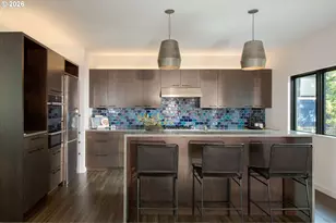 2540 SE Clay St, Portland, OR 97214 - Photo 9