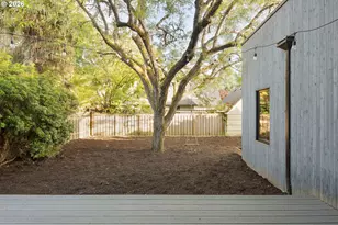 2540 SE Clay St, Portland, OR 97214 - Photo 25