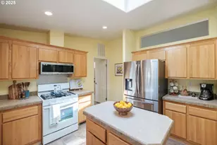 698 Royalty Circle, Salem, OR 97301 - Photo 5