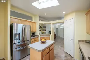 698 Royalty Circle, Salem, OR 97301 - Photo 7