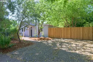 1860 W 12th Ave, Eugene, OR 97402 - Photo 3