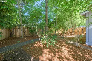 1860 W 12th Ave, Eugene, OR 97402 - Photo 27