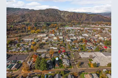 1530 SE Hamilton St, Roseburg, OR 97470 - Photo 37