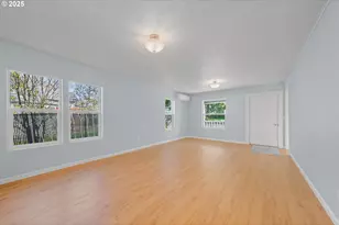 1530 SE Hamilton St, Roseburg, OR 97470 - Photo 9