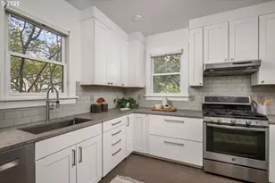 138 NE 18th Ave, Portland, OR 97232 - Photo 13