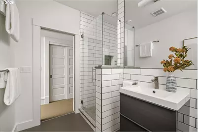 138 NE 18th Ave, Portland, OR 97232 - Photo 23