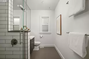 138 NE 18th Ave, Portland, OR 97232 - Photo 21
