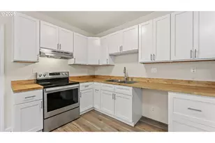 421 Golden Ave, Coos Bay, OR 97420 - Photo 11