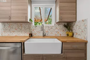 9714 N Van Houten Ave, Portland, OR 97203 - Photo 13