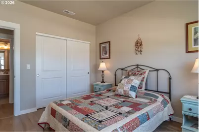 836 Durham Ave, Sutherlin, OR 97479 - Photo 9