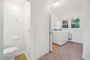 3410 SW Underwood Dr, Portland, OR 97225 - Photo 17