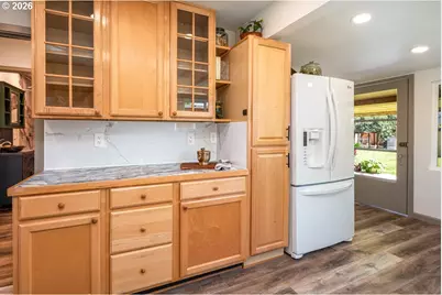 1883 7th St, Springfield, OR 97477 - Photo 9