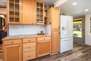 1883 7th St, Springfield, OR 97477 - Photo 9