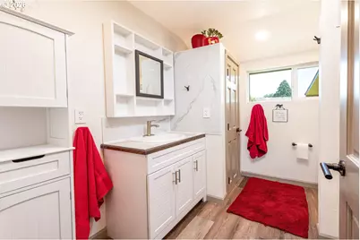 1883 7th St, Springfield, OR 97477 - Photo 15
