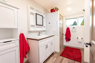 1883 7th St, Springfield, OR 97477 - Photo 15