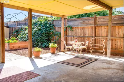 1883 7th St, Springfield, OR 97477 - Photo 23