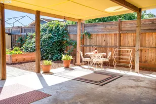 1883 7th St, Springfield, OR 97477 - Photo 23