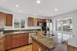 11630 N Island Cove Ln, Portland, OR 97217 - Photo 27