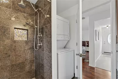 11630 N Island Cove Ln, Portland, OR 97217 - Photo 13