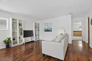 11630 N Island Cove Ln, Portland, OR 97217 - Photo 13