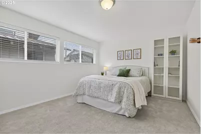 11630 N Island Cove Ln, Portland, OR 97217 - Photo 5