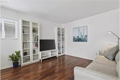 11630 N Island Cove Ln, Portland, OR 97217 - Photo 17