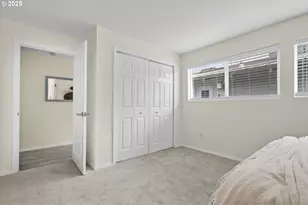 11630 N Island Cove Ln, Portland, OR 97217 - Photo 9