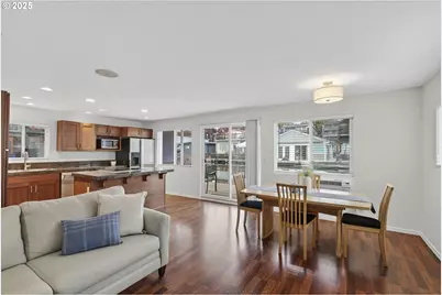 11630 N Island Cove Ln, Portland, OR 97217 - Photo 19