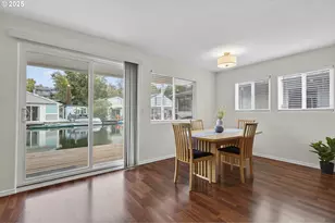 11630 N Island Cove Ln, Portland, OR 97217 - Photo 19