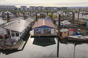 11630 N Island Cove Ln, Portland, OR 97217 - Photo 35