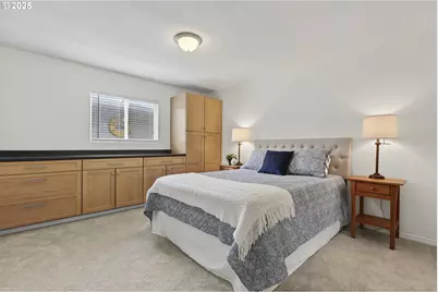 11630 N Island Cove Ln, Portland, OR 97217 - Photo 15