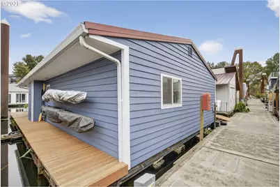 11630 N Island Cove Ln, Portland, OR 97217 - Photo 33