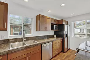 11630 N Island Cove Ln, Portland, OR 97217 - Photo 23