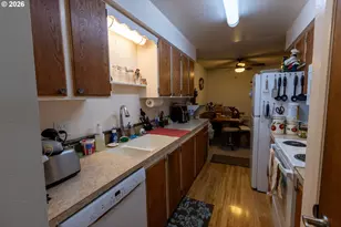 950 Evergreen Rd, Woodburn, OR 97071 - Photo 5