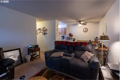 950 Evergreen Rd, Woodburn, OR 97071 - Photo 21