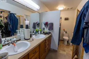 950 Evergreen Rd, Woodburn, OR 97071 - Photo 29