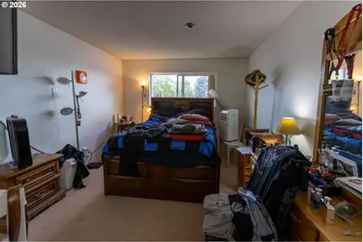 950 Evergreen Rd, Woodburn, OR 97071 - Photo 25