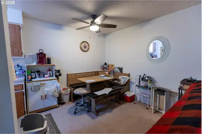 950 Evergreen Rd, Woodburn, OR 97071 - Photo 13