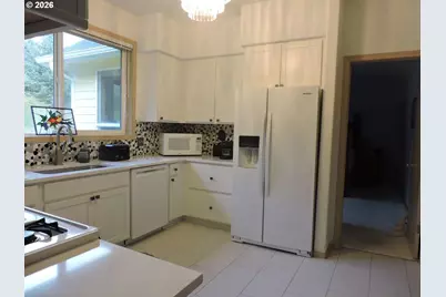 47 SW Gardenia Ave, Warrenton, OR 97146 - Photo 13