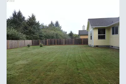 47 SW Gardenia Ave, Warrenton, OR 97146 - Photo 23