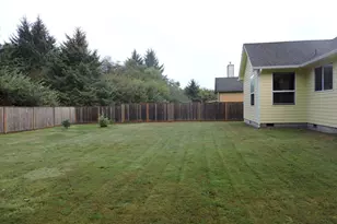 47 SW Gardenia Ave, Warrenton, OR 97146 - Photo 23